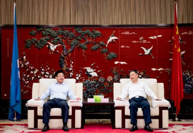 溫樞剛會(huì)見(jiàn)云南能投集團(tuán)黨委書(shū)記、董事長(zhǎng)段文泉