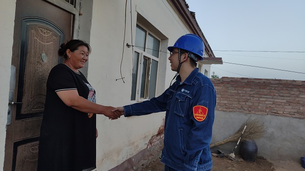 阿拉善電業(yè)局烏力吉供電分局：叔叔，我家沒電啦