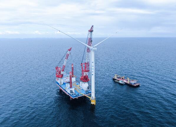 華能大連莊河海上風(fēng)電II項(xiàng)目首臺風(fēng)機(jī)順利吊裝