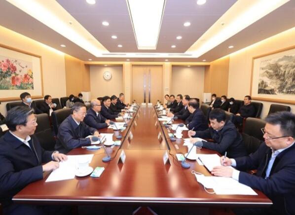 國(guó)家電網(wǎng)公司毛偉明、辛保安與生態(tài)環(huán)境部黨組書記孫金龍、部長(zhǎng)黃潤(rùn)秋舉行會(huì)談