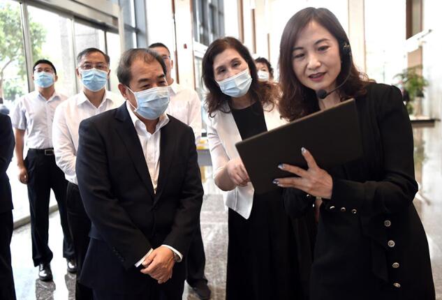 南方電網(wǎng)公司董事長(zhǎng)、黨組書(shū)記孟振平調(diào)研鼎和保險(xiǎn)公司