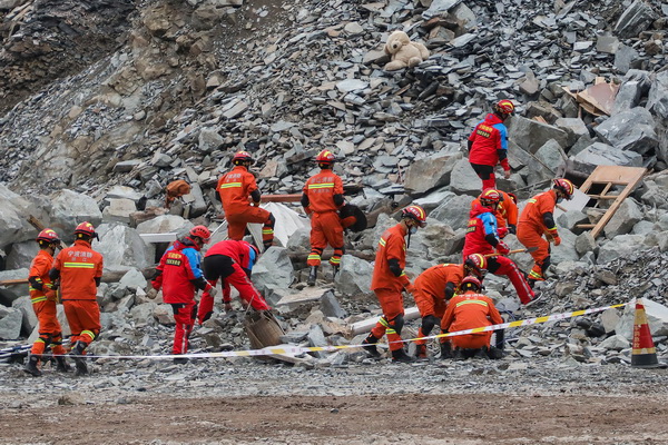 爭分奪秒 搶險(xiǎn)救援！浙江寧波開展三級聯(lián)動地震和地質(zhì)災(zāi)害應(yīng)急救援演練