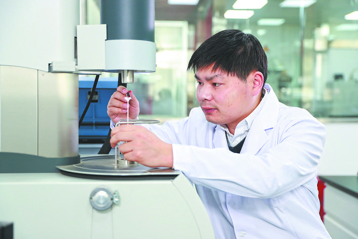 【國(guó)家電網(wǎng)公司特等勞?！繌埣褢c