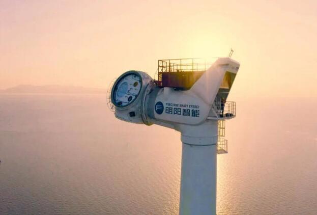 明陽智能海上抗臺風(fēng)機(jī)組在福建興化灣海上風(fēng)電場順利完成吊裝