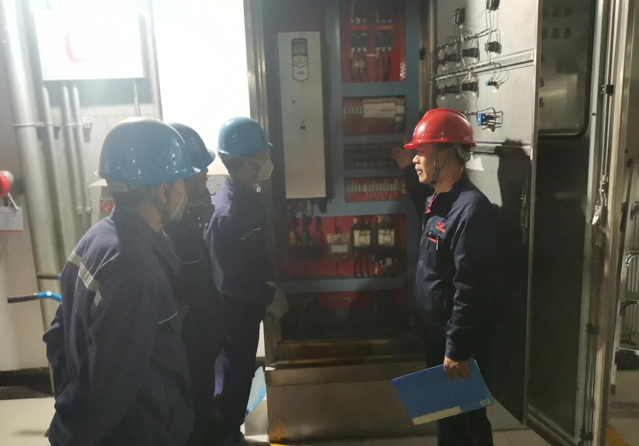 就地過(guò)年心中暖，春節(jié)在崗你最美