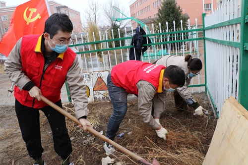 國(guó)網(wǎng)伊犁供電公司：開展“學(xué)雷鋒、樹新風(fēng)、做榜樣”志愿活動(dòng)