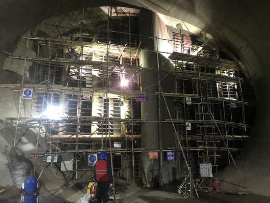 國網(wǎng)劉家峽水電廠7、8號機組進水口攔污柵補焊打磨修復(fù)順利完成