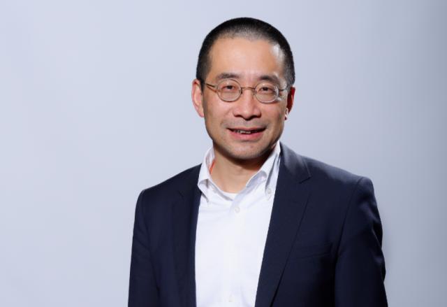 施耐德電氣全球執(zhí)行副總裁、中國(guó)區(qū)總裁尹正：提升能源效率助力實(shí)現(xiàn)碳中和