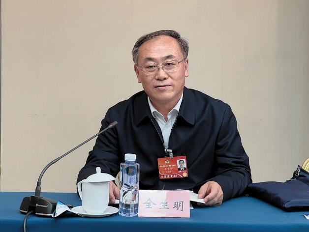【兩會(huì)】國網(wǎng)電動(dòng)汽車服務(wù)有限公司董事長、黨委書記全生明：加快構(gòu)建交通能源融合發(fā)展體系 促進(jìn)車與電網(wǎng)協(xié)同互動(dòng)