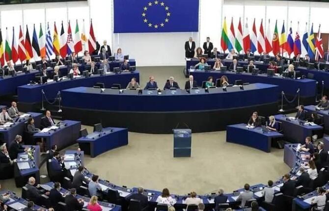 俄羅斯的不敢買，美國(guó)的買不起，光伏發(fā)電依賴中國(guó)，歐洲左右為難