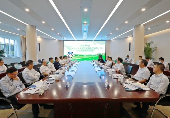 丁焰章與東方電氣黨組書記、董事長(zhǎng)俞培根會(huì)談并見(jiàn)證雙方簽署戰(zhàn)略合作協(xié)議