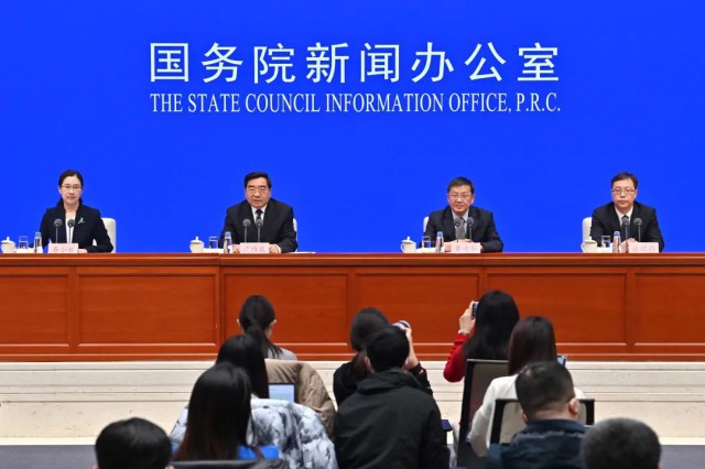 國(guó)家發(fā)改委：健全多能互補(bǔ)綜合應(yīng)急調(diào)度機(jī)制，推動(dòng)風(fēng)、光發(fā)電多發(fā)滿發(fā)