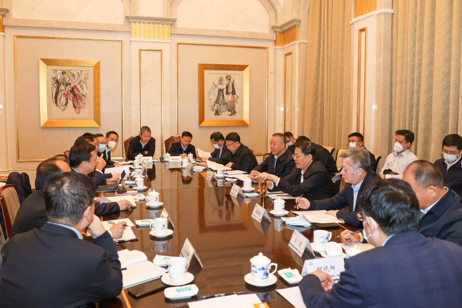 雷鳴山、韓君調(diào)研三峽集團(tuán)新疆區(qū)域工作