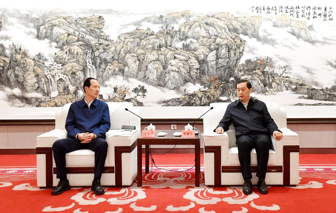 中國(guó)電建黨委書(shū)記、董事長(zhǎng)丁焰章與河北省委常委、石家莊市委書(shū)記張超超會(huì)談