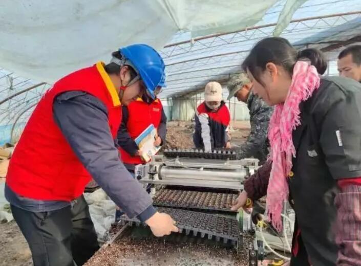 國(guó)網(wǎng)新疆電力公司貼心服務(wù)，為春耕春灌用電保駕護(hù)航