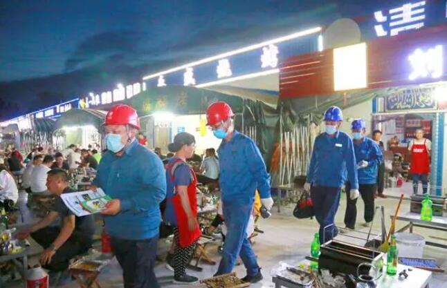 淄博周村供電中心當(dāng)好“電衛(wèi)士” 護(hù)航“夜經(jīng)濟”