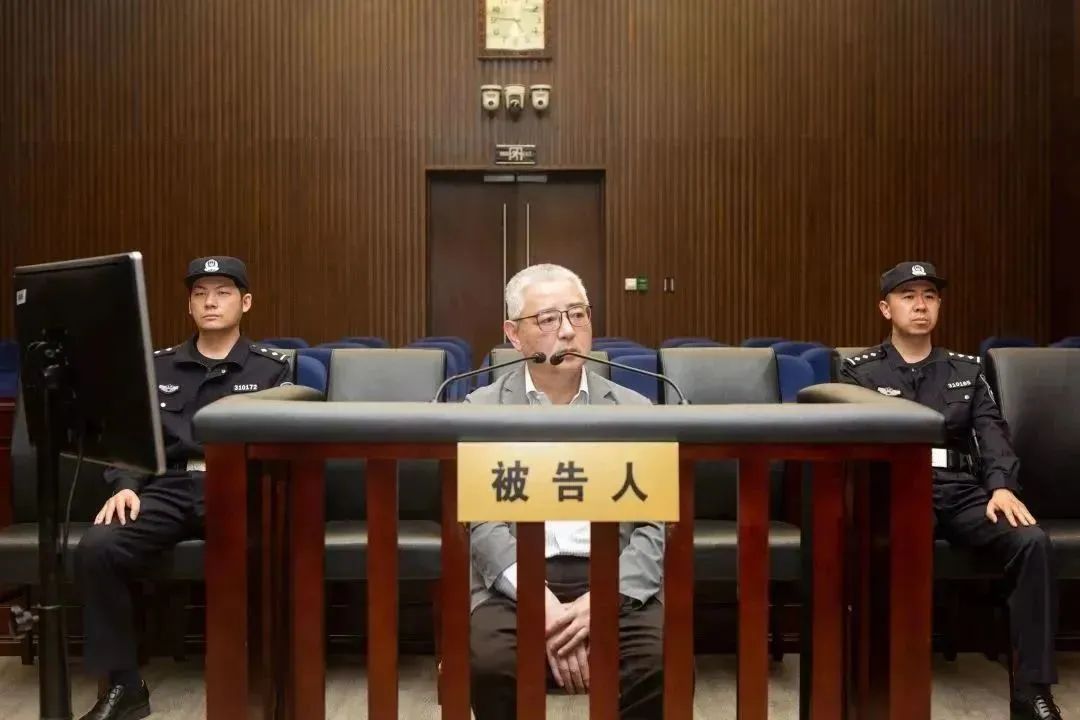 被控受賄1.56億，原上海電氣集團股份有限公司總裁、董事長鄭建華受審