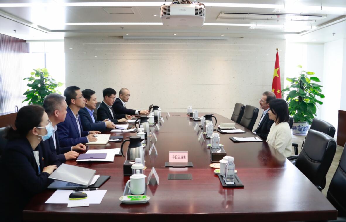 國(guó)家電投黨組成員、副總經(jīng)理陳海斌會(huì)見(jiàn)國(guó)際鋁業(yè)協(xié)會(huì)秘書(shū)長(zhǎng)邁爾斯·珀瑟