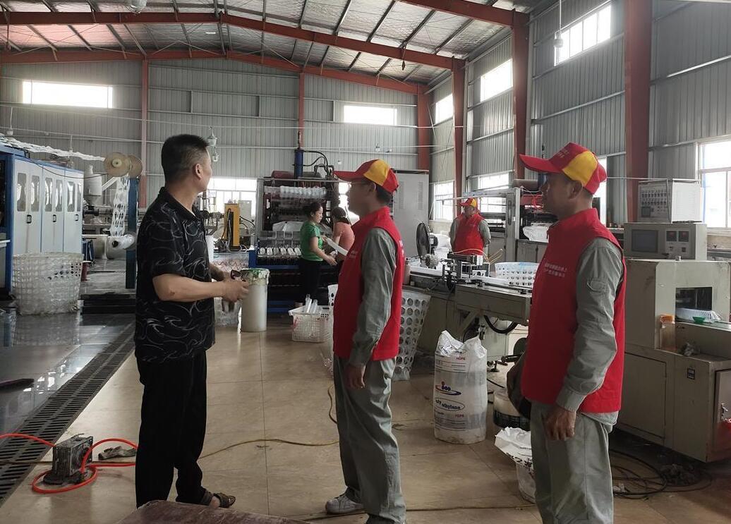 國網石首市供電公司“電”亮綠色經濟，為企業(yè)降成本“支招”