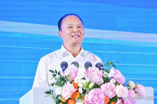 全國工商聯(lián)副主席，通威集團(tuán)董事局主席劉漢元：加快建設(shè)可再生能源 構(gòu)建川渝清潔能源一體化