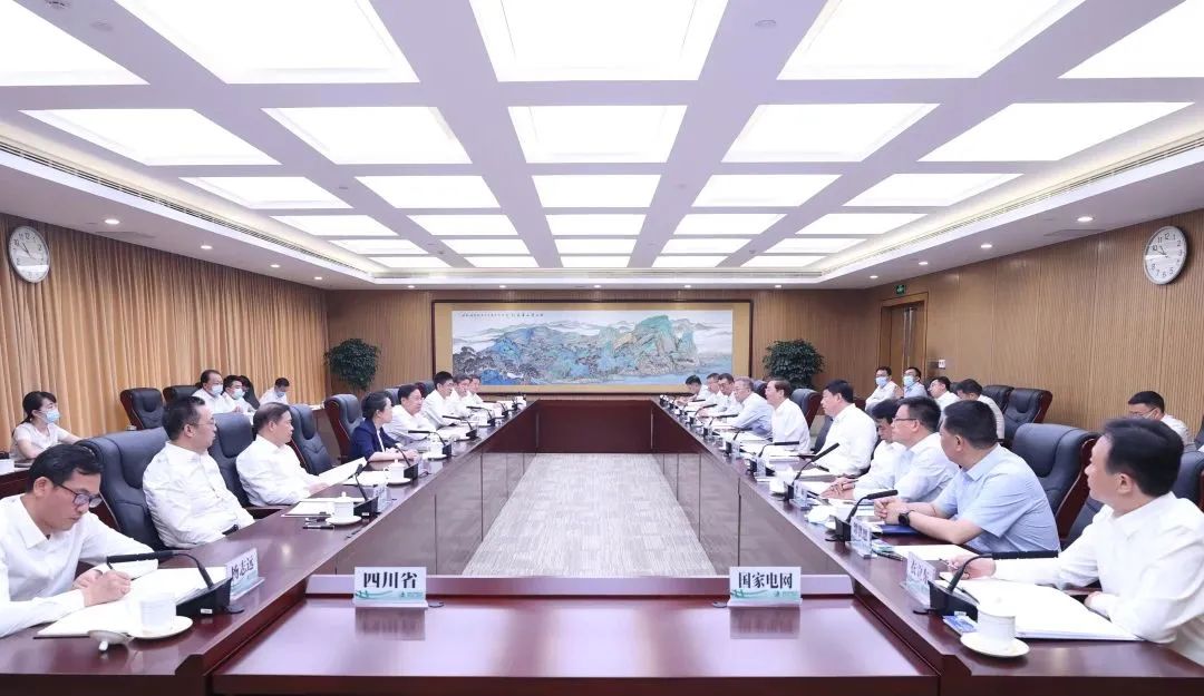 國家電網(wǎng)董事長辛保安、總經(jīng)理張智剛與四川省委書記王曉暉會談