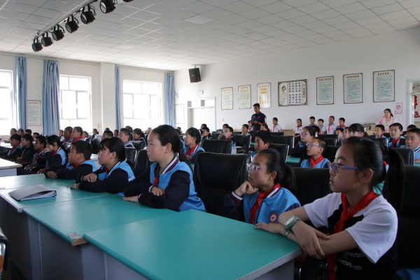 烏海供電公司聯(lián)合黨支部電力宣傳進(jìn)校園，“電”亮未來(lái)護(hù)成長(zhǎng)