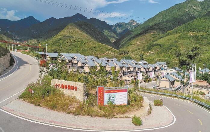 河北省淶源縣:供電服務(wù)送上門 村民辦電不出村