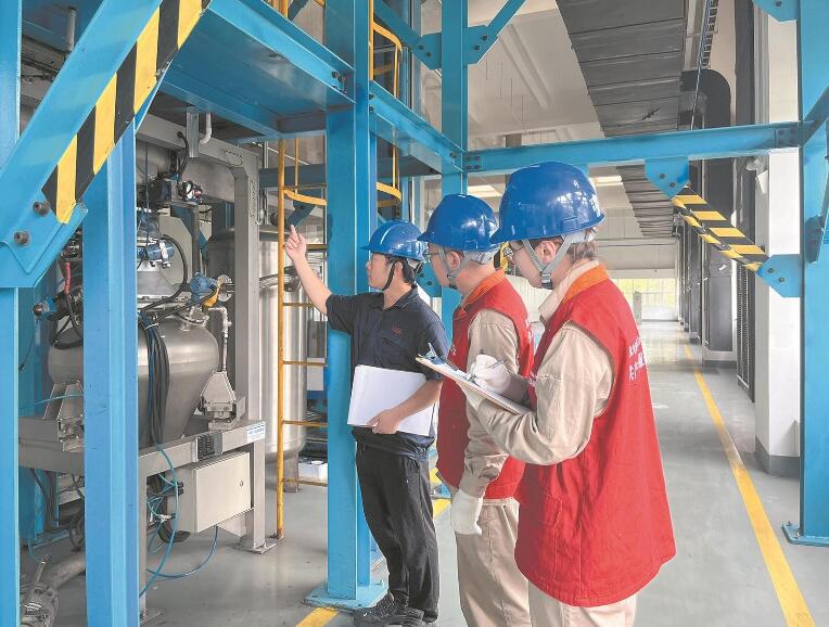 天津?qū)氎婀╇姽尽疤坚t(yī)生”出馬 為企業(yè)節(jié)能降碳支著