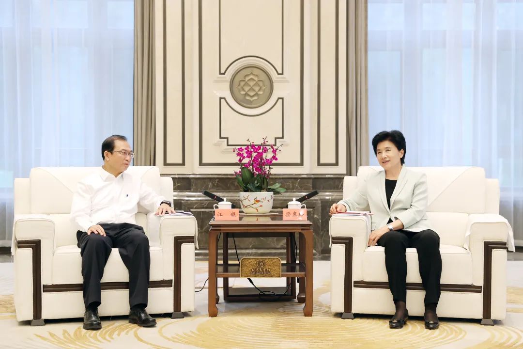 華電集團(tuán)黨組書記、董事長江毅拜會黑龍江省委副書記、省長梁惠玲