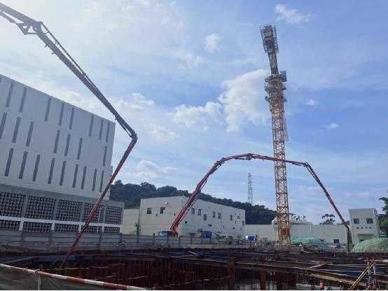 恒運9F燃機綜合辦公樓基礎(chǔ)筏板及承臺、坡道底板澆筑完成