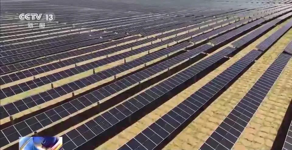 我國(guó)最大“沙戈荒”風(fēng)光新能源基地二期200萬(wàn)千瓦光伏項(xiàng)目開(kāi)工