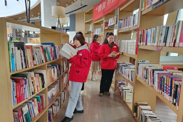 烏海供電公司聯(lián)合黨支部：開(kāi)展“中華民族一家親，同心共筑中國(guó)夢(mèng)”全民閱讀活動(dòng)