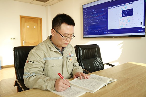 韓偉:在電力事業(yè)中錨定人生坐標(biāo)