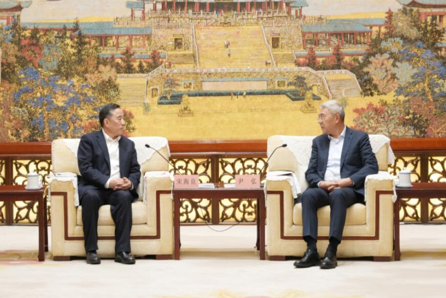 宋海良拜會(huì)江西省委書(shū)記尹弘、省長(zhǎng)葉建春并見(jiàn)證簽署戰(zhàn)略合作協(xié)議