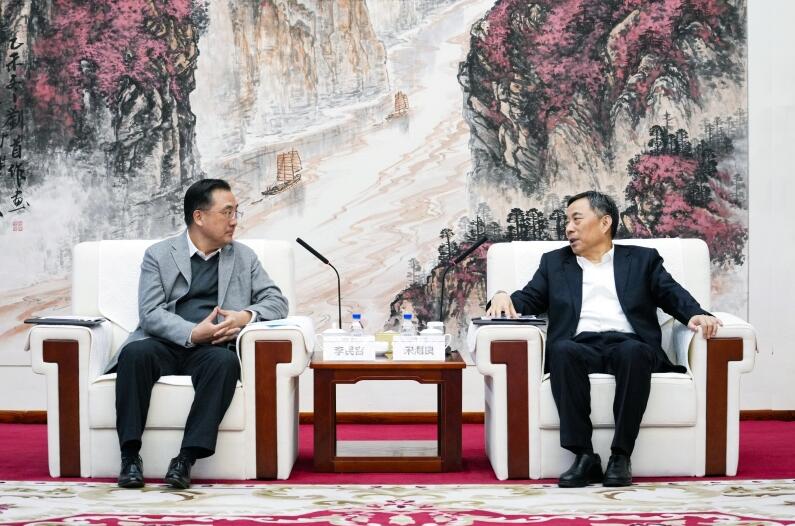 中國(guó)能建黨委書記、董事長(zhǎng)宋海良與華夏銀行黨委書記、董事長(zhǎng)李民吉會(huì)談