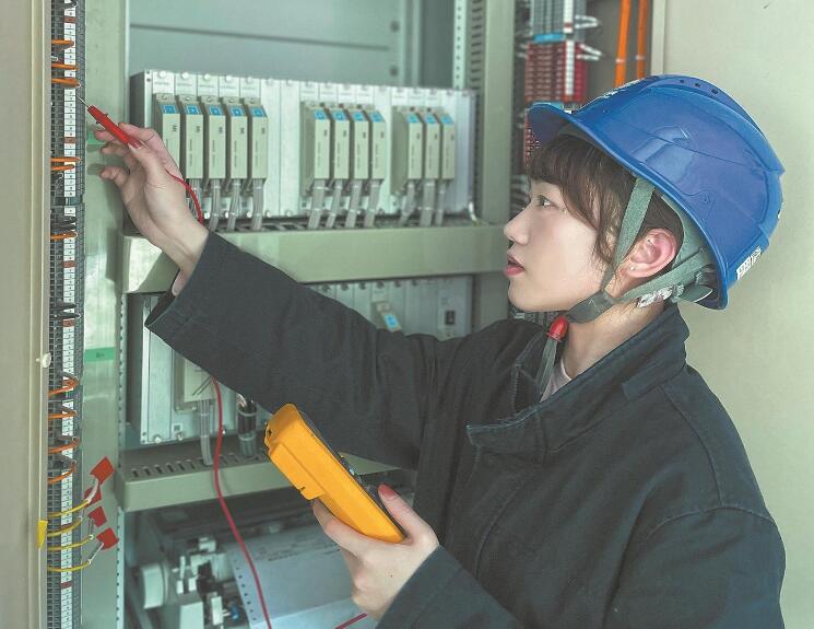 卓穎：干一行專一行，讓運(yùn)維“跑”在故障前