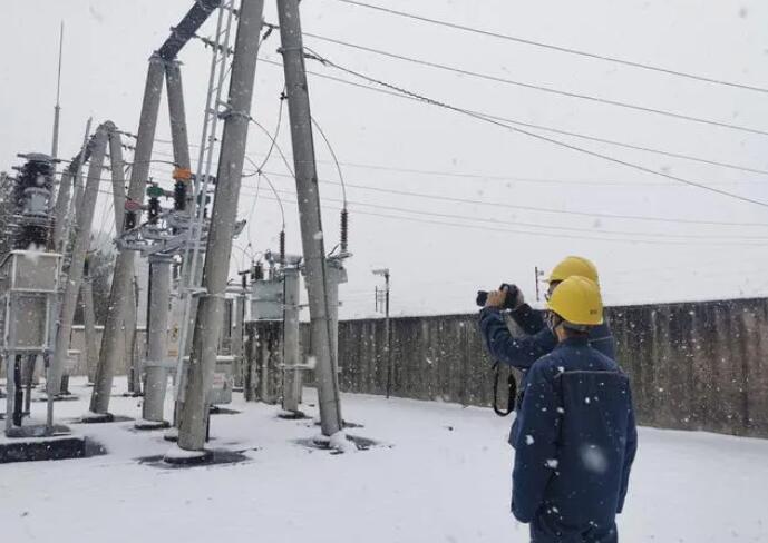 迎戰(zhàn)寒潮保供電 貴安電網運行平穩(wěn)有序