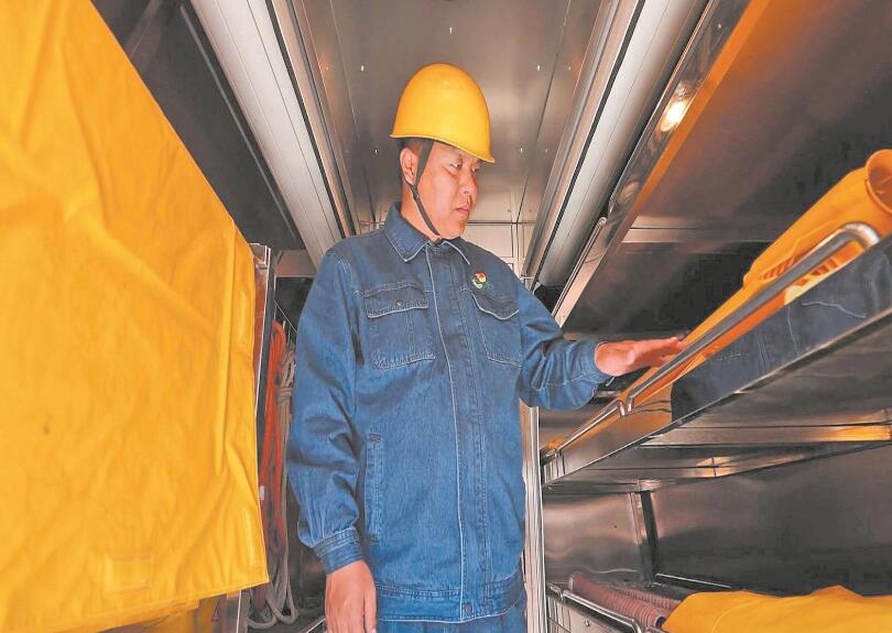 【國網(wǎng)特等勞?！繌垊P：潛心鉆研強本領 精益求精鑄匠心