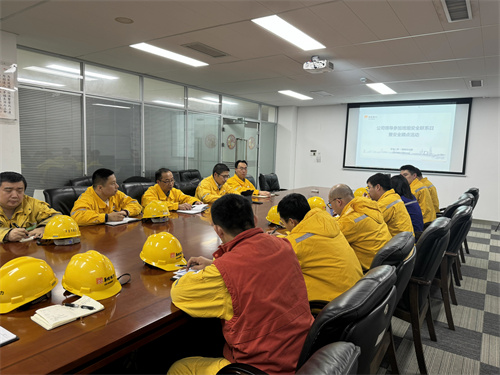 華潤電力南京公司黨委委員、副總經(jīng)理陳超虎參加一期戊值安全聯(lián)系日暨安全蹲點(diǎn)活動