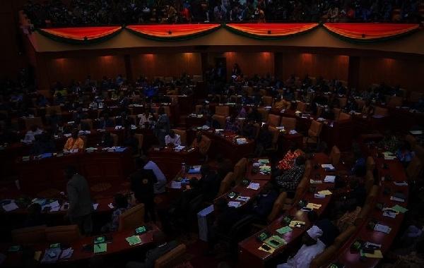 英媒:加納議會欠電費,電力公司拉閘打斷國情咨文