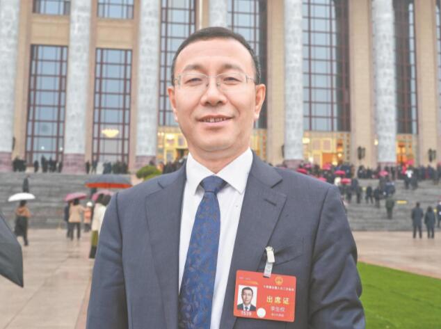【兩會(huì)好聲音】全國(guó)人大代表，國(guó)家電網(wǎng)黨組組織部主任 李生權(quán)：構(gòu)建新型電力系統(tǒng) 更好服務(wù)“雙碳”目標(biāo)