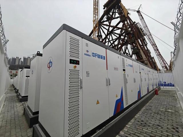 工商業(yè)儲(chǔ)能百團(tuán)大戰(zhàn)：超300家公司擠入場，3年或?qū)⒆咄旯夥?年路