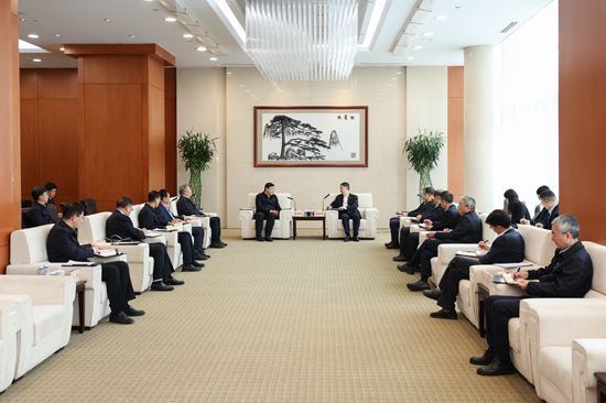華能集團(tuán)董事長溫樞剛、總經(jīng)理鄧建玲會見國家電網(wǎng)董事長張智剛