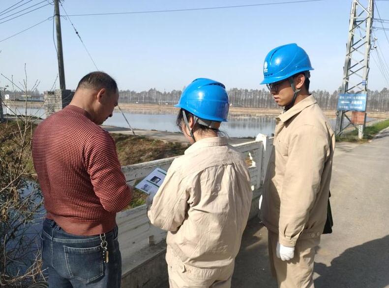 固城供電所深入養(yǎng)殖基地“查漏補(bǔ)缺”，助農(nóng)增收