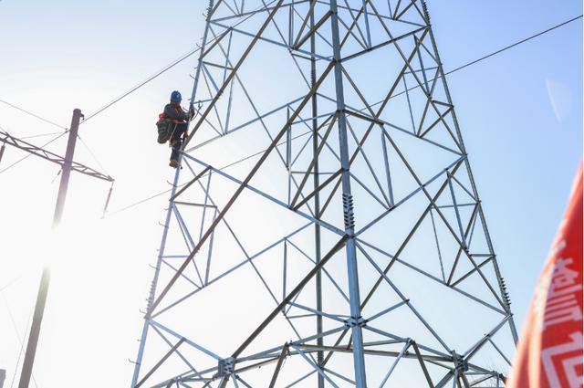 國網(wǎng)新安縣供電公司:用腳步丈量責(zé)任擔當