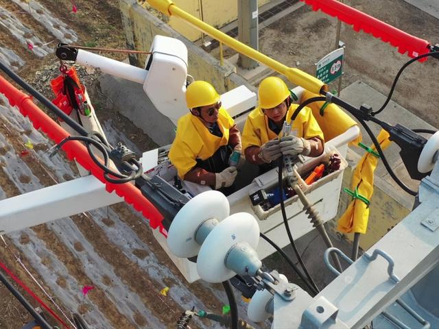 河北深州:合解環(huán)倒負荷 保障可靠供電