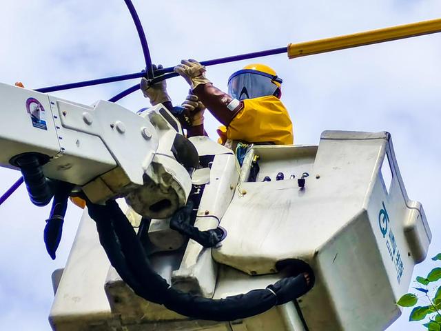 國(guó)網(wǎng)政和縣供電公司:強(qiáng)化供電保障 助力鄉(xiāng)村發(fā)展