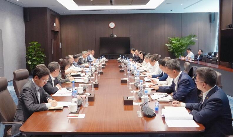 中國能建黨委書記、董事長宋海良與中信集團黨委書記、董事長奚國華會談