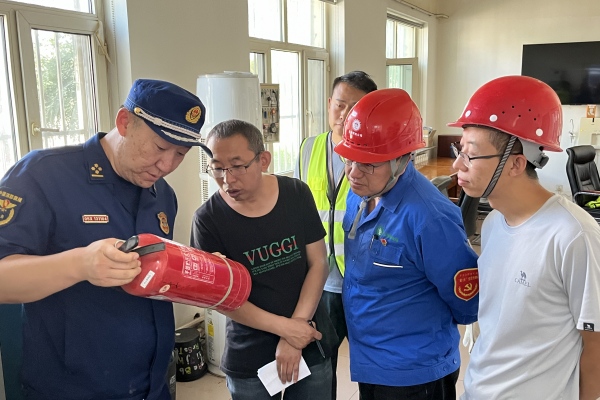 內(nèi)蒙古電力公司烏海千里山供電公司：蒙電愛心光明行，用電無(wú)憂筑防線