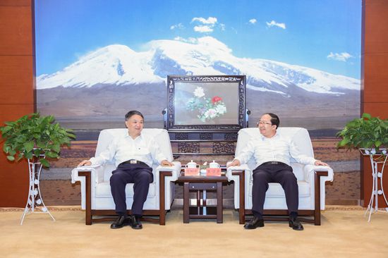 華能集團有限公司黨組書記、董事長溫樞剛拜會克州黨委書記王學(xué)東